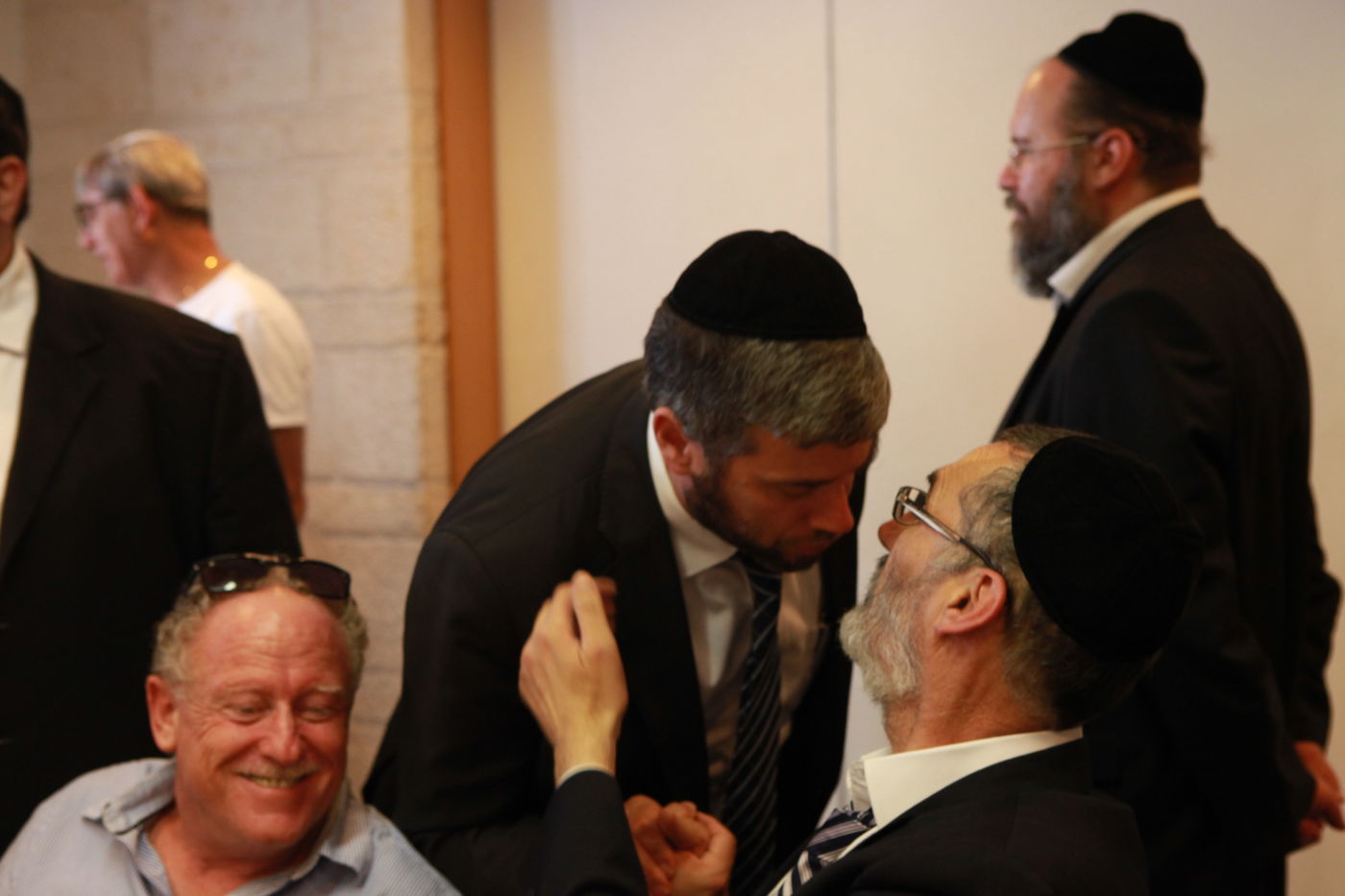 סגן ראש העיר ירושלים צביקה כהן חגג יום הולדת בלשכתו בעירייה