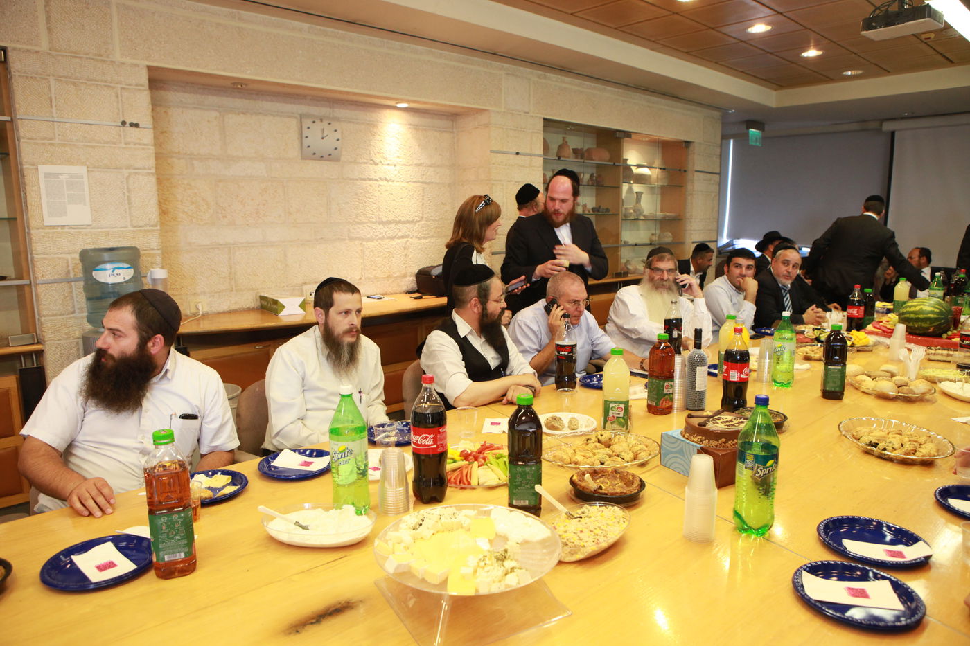 סגן ראש העיר ירושלים צביקה כהן חגג יום הולדת בלשכתו בעירייה