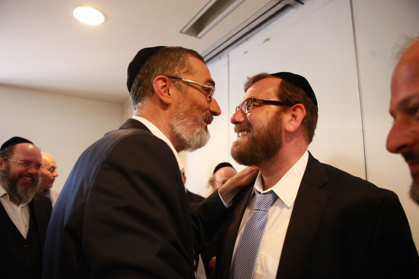 סגן ראש העיר ירושלים צביקה כהן חגג יום הולדת בלשכתו בעירייה