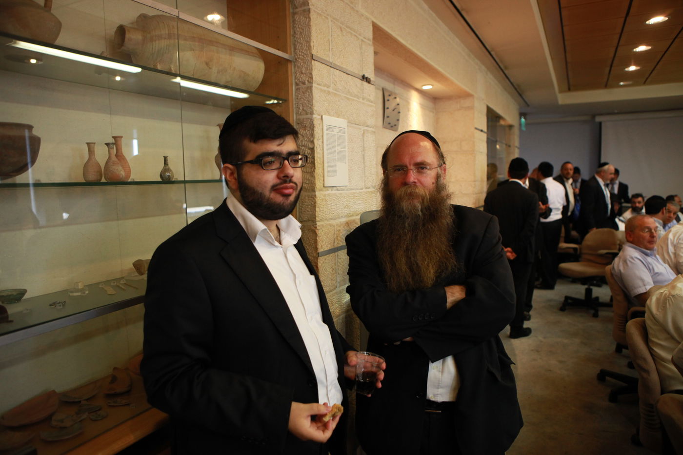 סגן ראש העיר ירושלים צביקה כהן חגג יום הולדת בלשכתו בעירייה