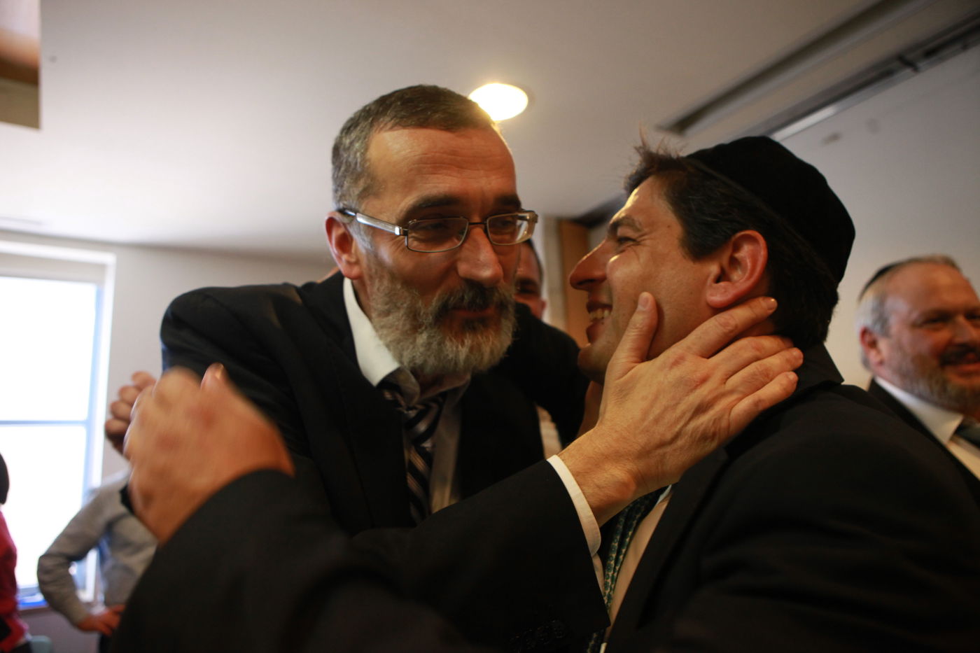 סגן ראש העיר ירושלים צביקה כהן חגג יום הולדת בלשכתו בעירייה