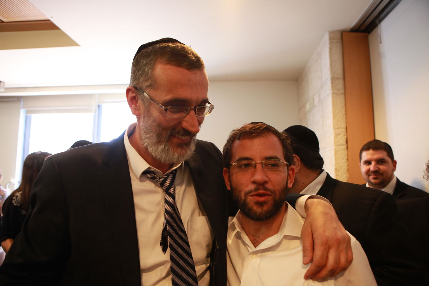 סגן ראש העיר ירושלים צביקה כהן חגג יום הולדת בלשכתו בעירייה