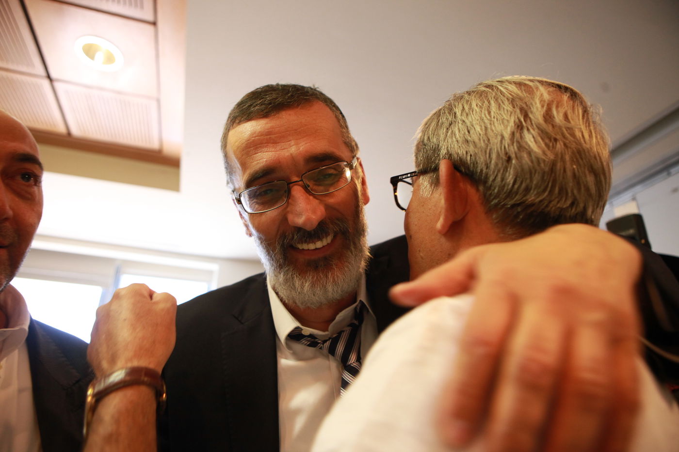 סגן ראש העיר ירושלים צביקה כהן חגג יום הולדת בלשכתו בעירייה