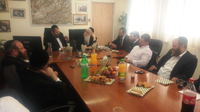 ח"כ מאיר פרוש פתח את שנת הלימודים בארבע ערים