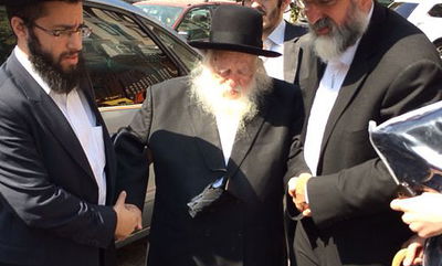 תיעוד: ה"קריעה" של רבי חיים קנייבסקי על בתו ע"ה