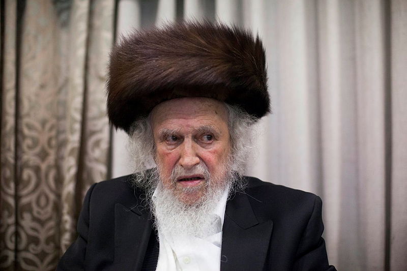 הגר"ש אוירבך. חזנים ובעלי תוקע שזוהו עמו מודחים.