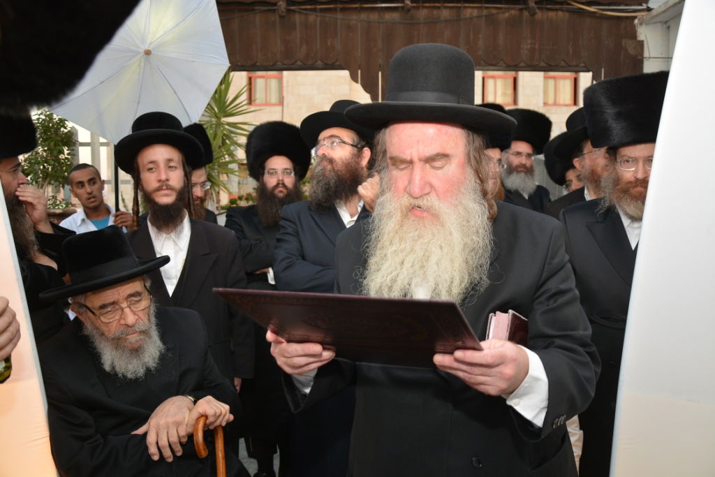 גלריה: חנוך זייברט חיתן, כולם התייצבו לאחל מזל טוב