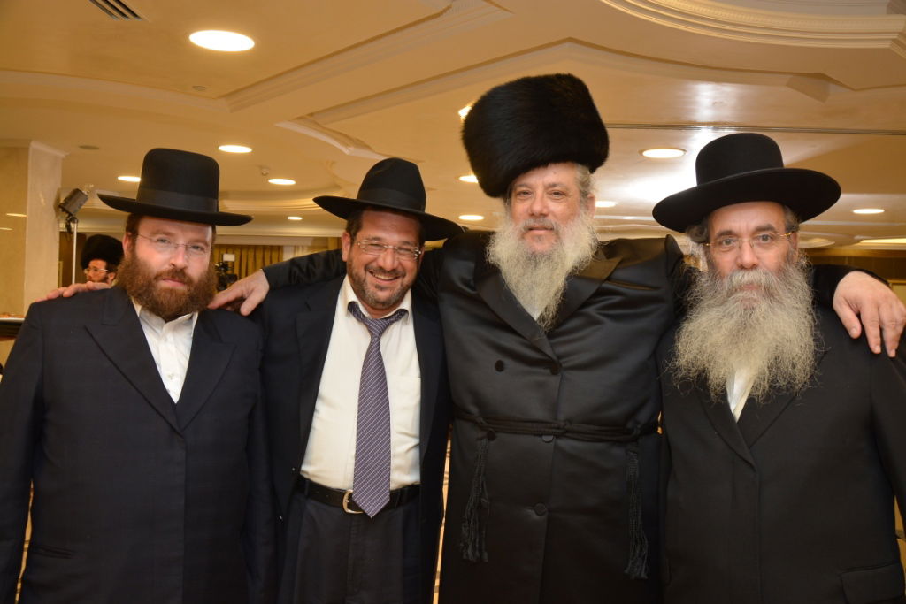 גלריה: חנוך זייברט חיתן, כולם התייצבו לאחל מזל טוב