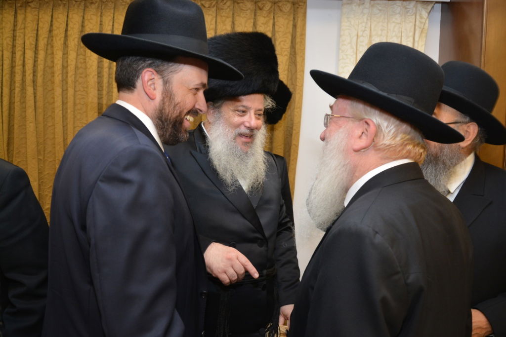 גלריה: חנוך זייברט חיתן, כולם התייצבו לאחל מזל טוב