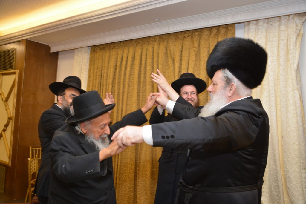 גלריה: חנוך זייברט חיתן, כולם התייצבו לאחל מזל טוב