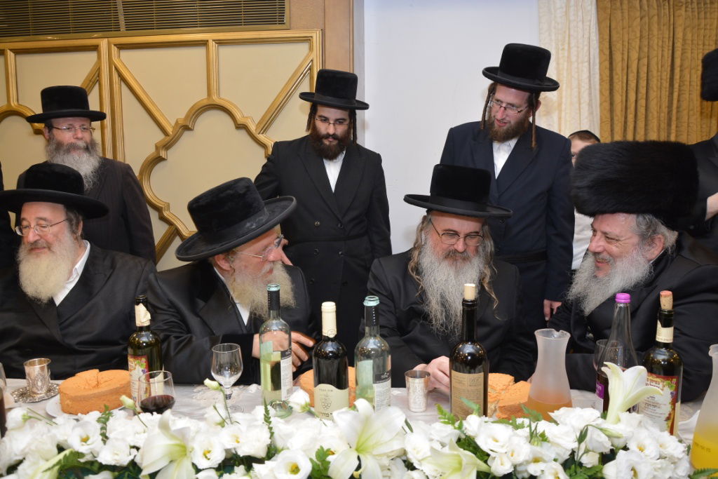 גלריה: חנוך זייברט חיתן, כולם התייצבו לאחל מזל טוב