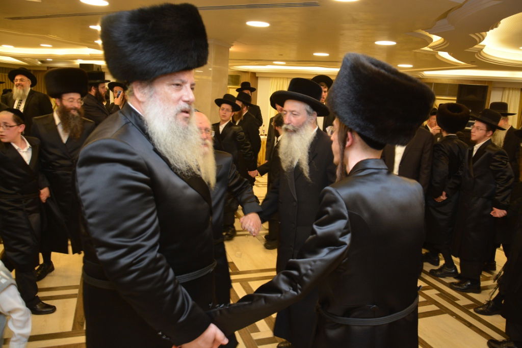 גלריה: חנוך זייברט חיתן, כולם התייצבו לאחל מזל טוב