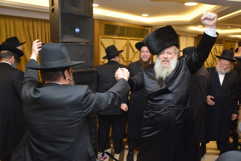 גלריה: חנוך זייברט חיתן, כולם התייצבו לאחל מזל טוב