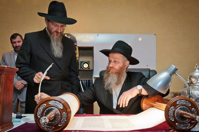 רוסיה: שלושה ספרי תורה הוכנסו לשלושה בתי חב"ד