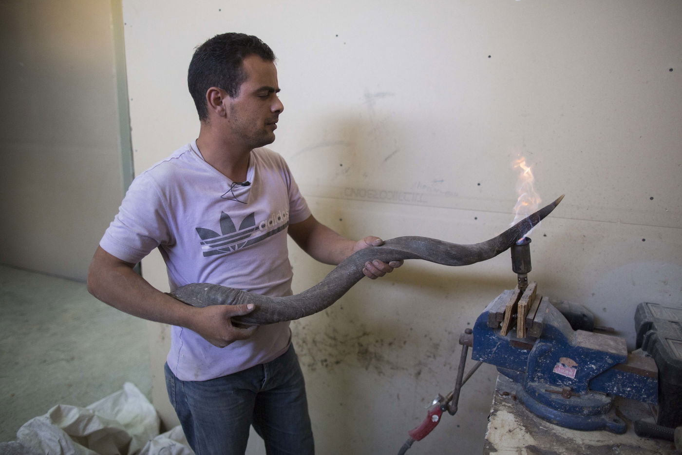 תיעוד מצולם: כך מכינים שופרות