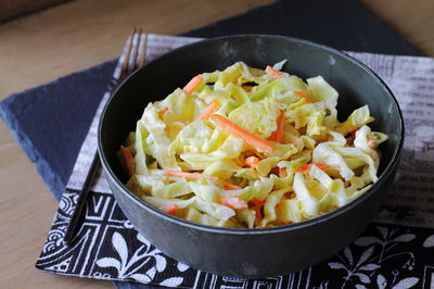 סלט כרוב וגזר במיונז