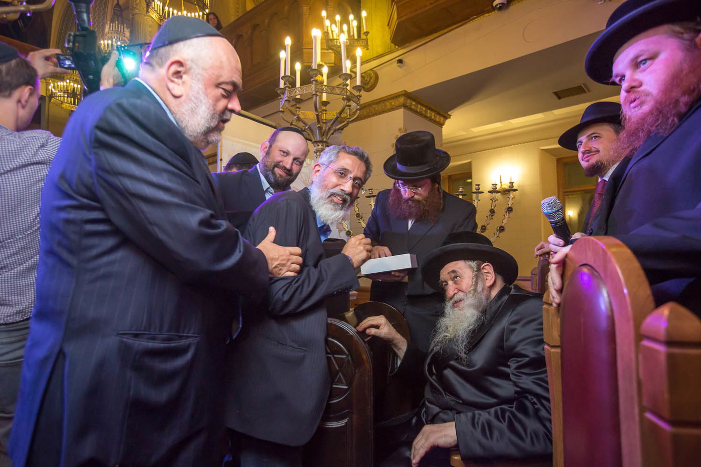 מוסקבה: האדמו"ר מטשערנוביל ביקר בקהילה הליטאית