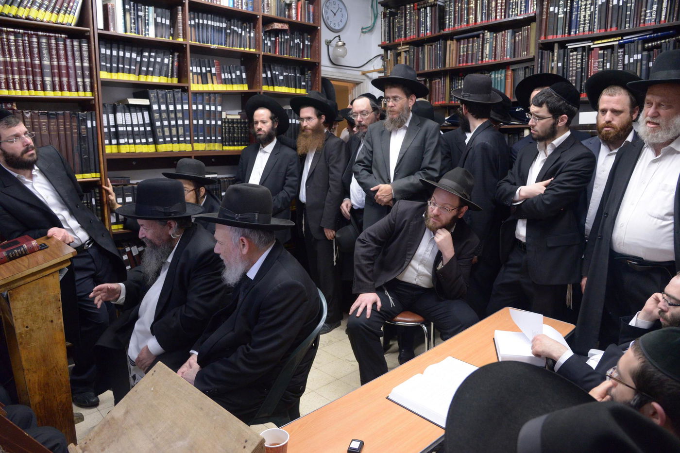 רבנים ואדמו"רים מנחמים את מרן הגר"ח קנייבסקי