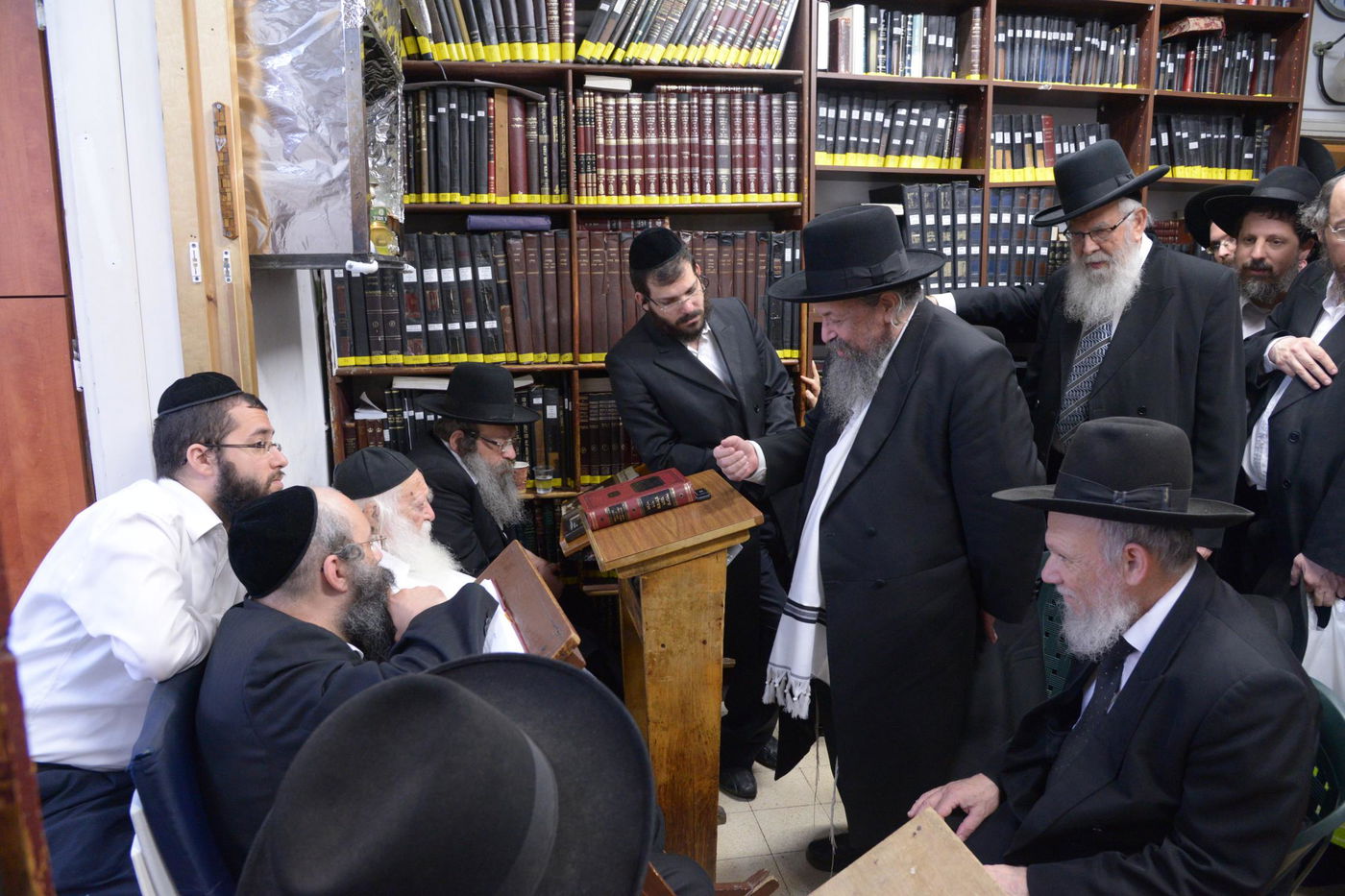 רבנים ואדמו"רים מנחמים את מרן הגר"ח קנייבסקי