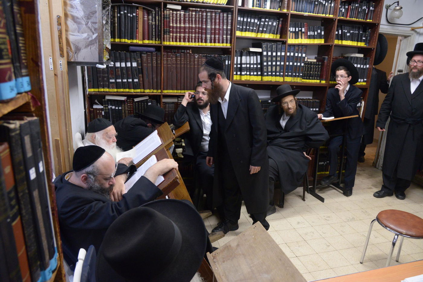 רבנים ואדמו"רים מנחמים את מרן הגר"ח קנייבסקי