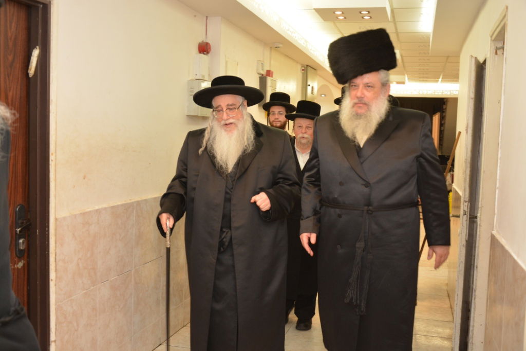 גלריה: אדמו"רים ורבנים בשבע ברכות לבן חנוך זייברט