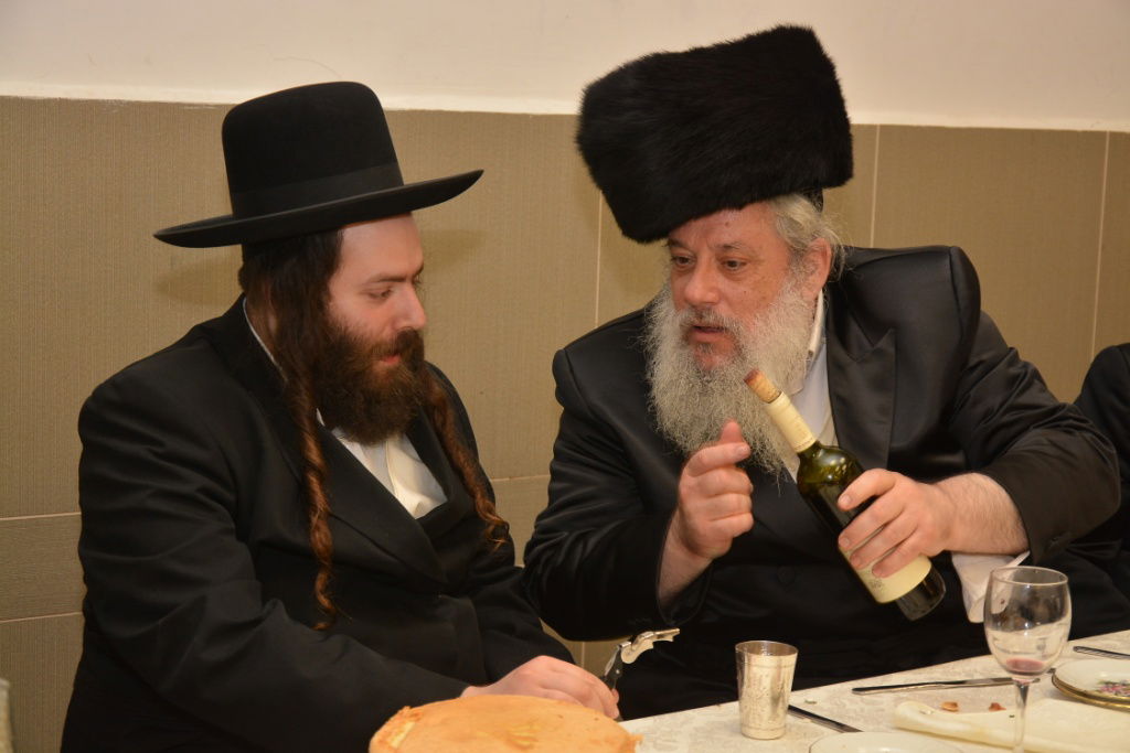 גלריה: אדמו"רים ורבנים בשבע ברכות לבן חנוך זייברט