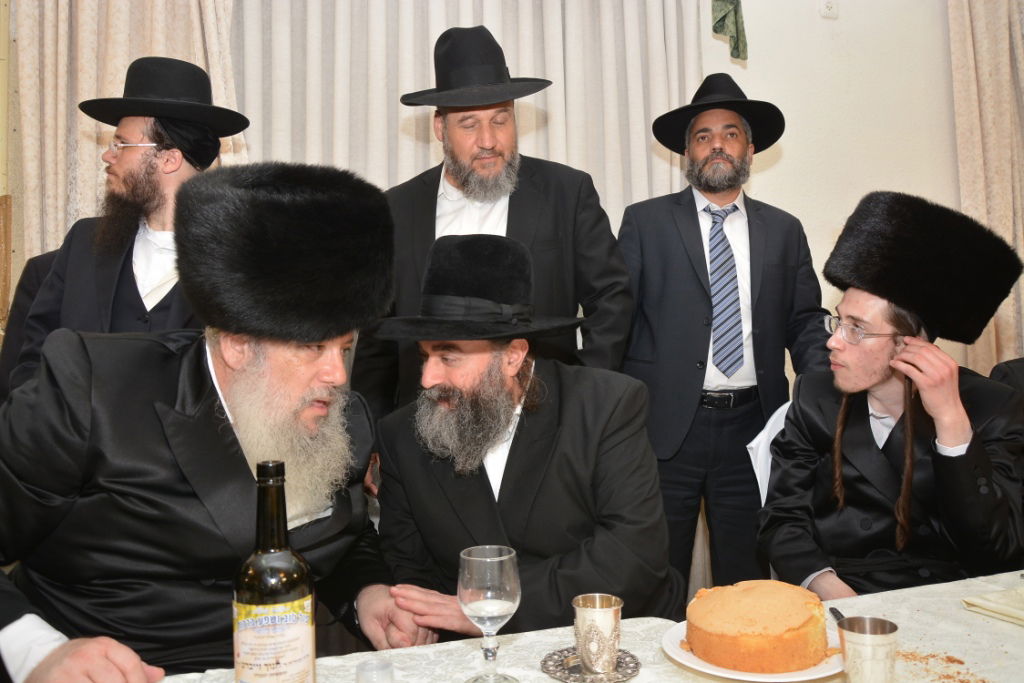 גלריה: אדמו"רים ורבנים בשבע ברכות לבן חנוך זייברט