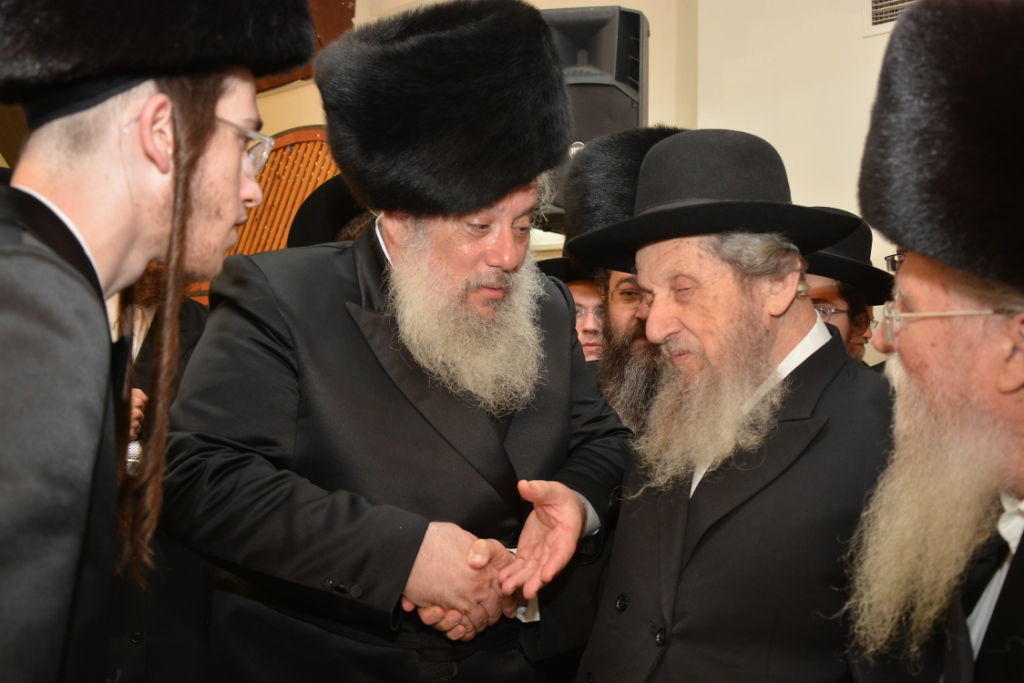 גלריה: אדמו"רים ורבנים בשבע ברכות לבן חנוך זייברט