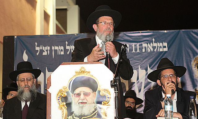 הרב קלמן בר נושא דברים בעצרת