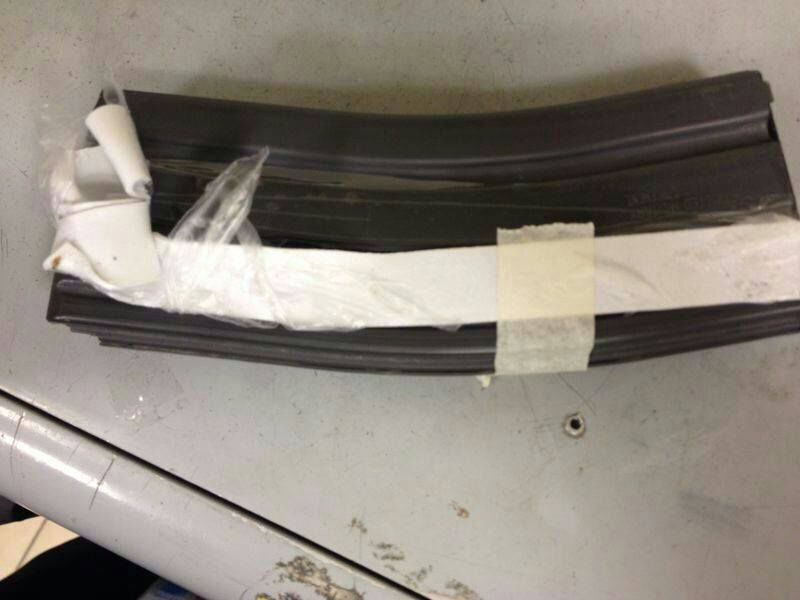 נתב"ג: ניסה להבריח אקדח בבובה