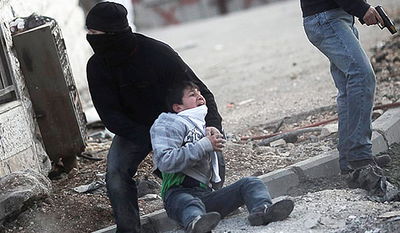 מסתערב עוצר נער פלסטיני