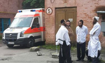 עסקנים באומן סמוך לבית החולים המקומי: "טיפול ברמת עולם שלישי"