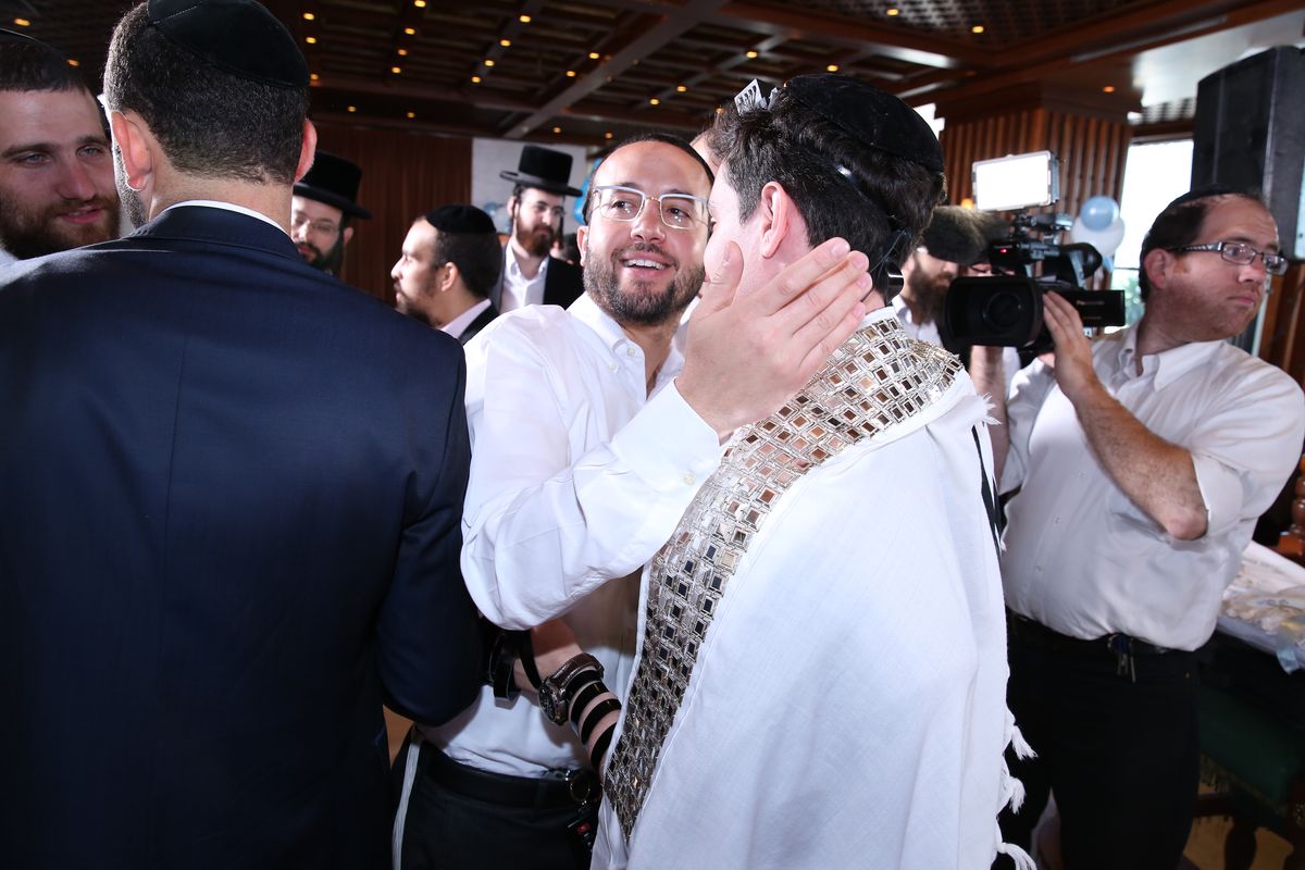 יואלי דיקמן חגג ברית לבנו הבכור • גלריה