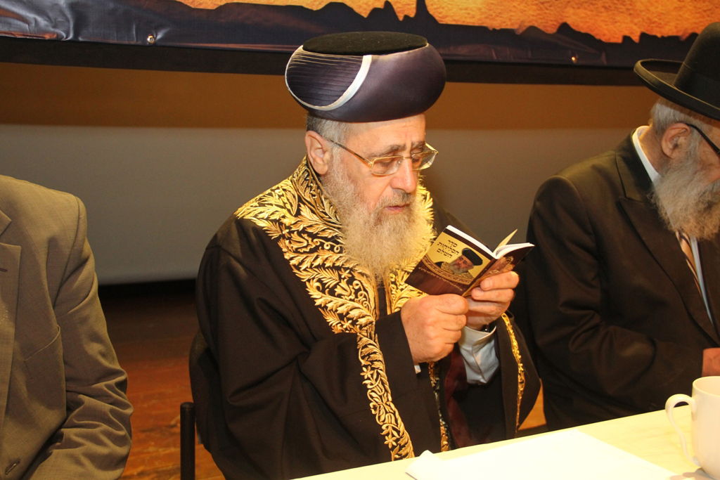 "'מי יטפל בספרים שלי', בכה מרן": תיעוד מעצרת התעוררות בפרדס חנה