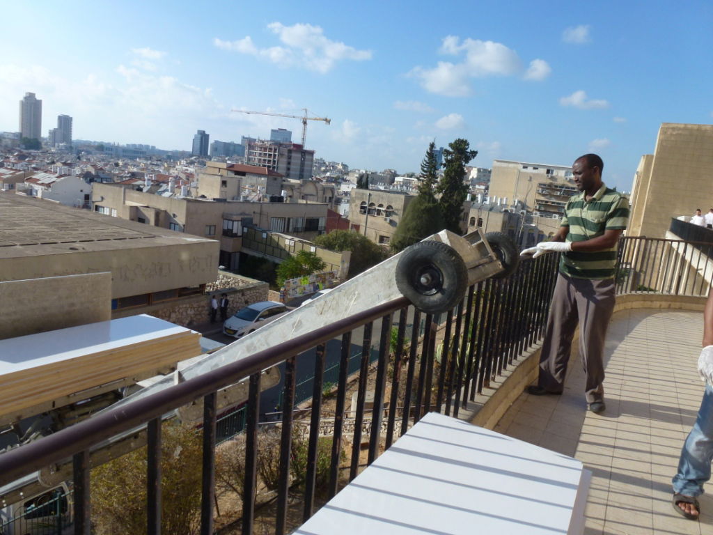 צפו: השיפוצים בפוניבז' לקראת ראש השנה