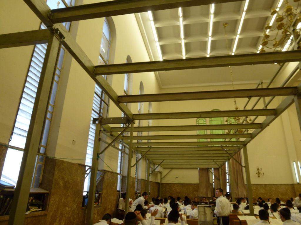 צפו: השיפוצים בפוניבז' לקראת ראש השנה