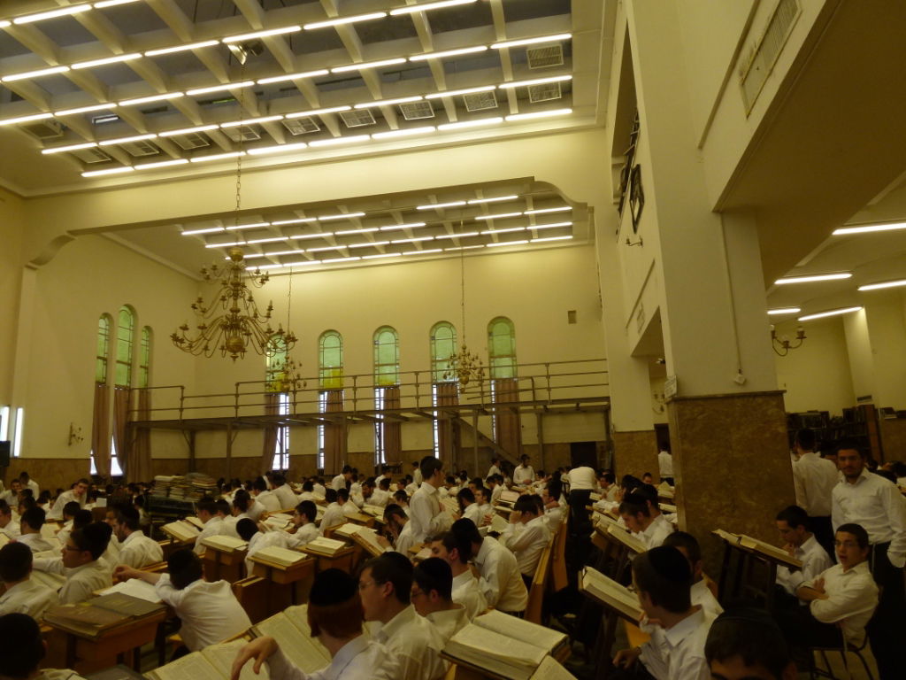 צפו: השיפוצים בפוניבז' לקראת ראש השנה