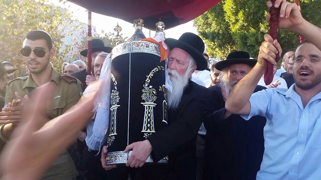 ביוזמת הרב גרוסמן: פיוס בין ח"כ שטרן והרב אליהו