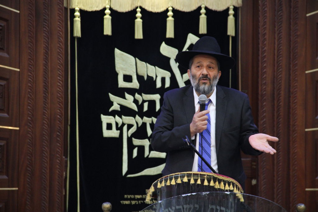 הרב דוד יוסף סיפר: כשמרן הגר"ע יוסף היה סהרורי בגלל התורה