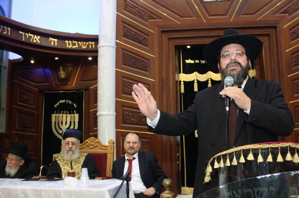 הרב דוד יוסף סיפר: כשמרן הגר"ע יוסף היה סהרורי בגלל התורה