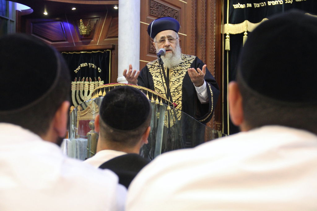 הרב דוד יוסף סיפר: כשמרן הגר"ע יוסף היה סהרורי בגלל התורה