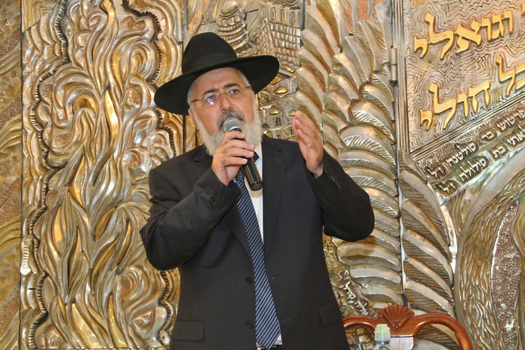 הרב דוד יוסף סיפר: כשמרן הגר"ע יוסף היה סהרורי בגלל התורה