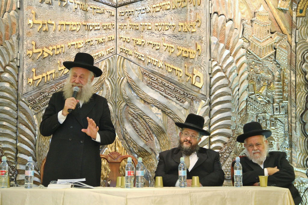 הרב דוד יוסף סיפר: כשמרן הגר"ע יוסף היה סהרורי בגלל התורה