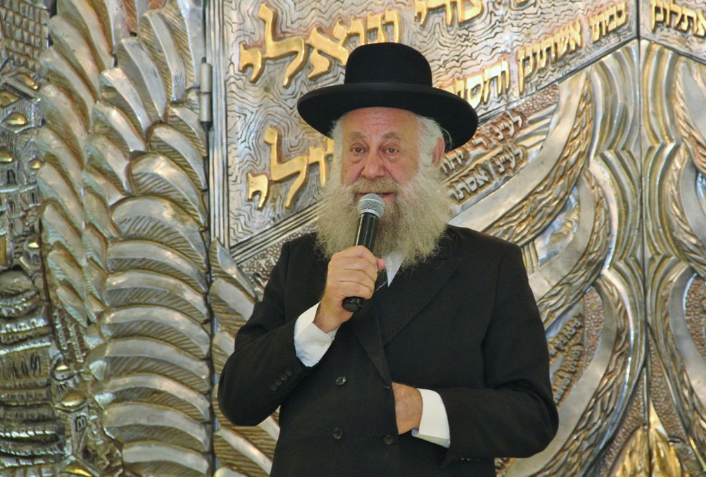 הרב דוד יוסף סיפר: כשמרן הגר"ע יוסף היה סהרורי בגלל התורה