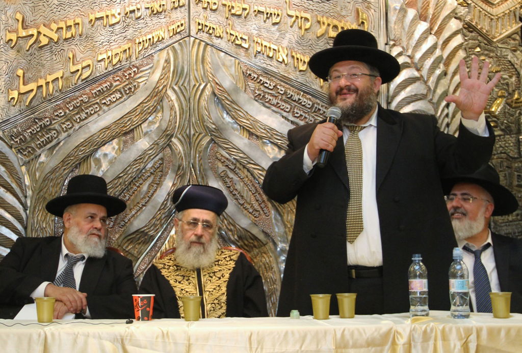 הרב דוד יוסף סיפר: כשמרן הגר"ע יוסף היה סהרורי בגלל התורה