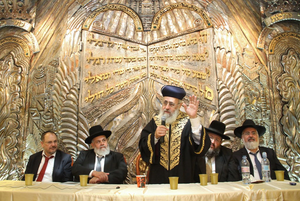 הרב דוד יוסף סיפר: כשמרן הגר"ע יוסף היה סהרורי בגלל התורה