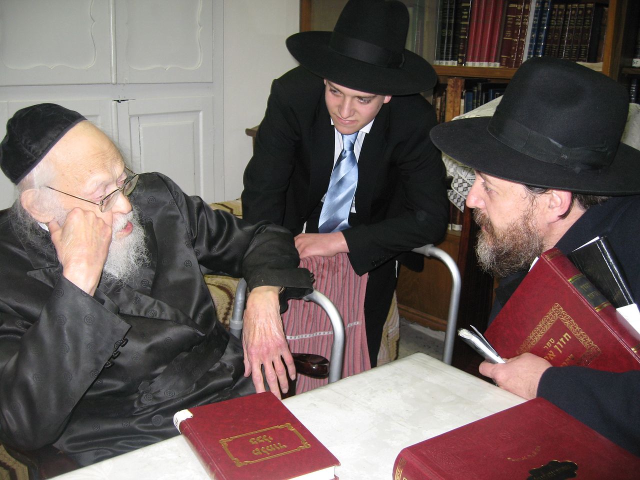 הרב בן ציון קוק עם הגרי"ש אלישיב