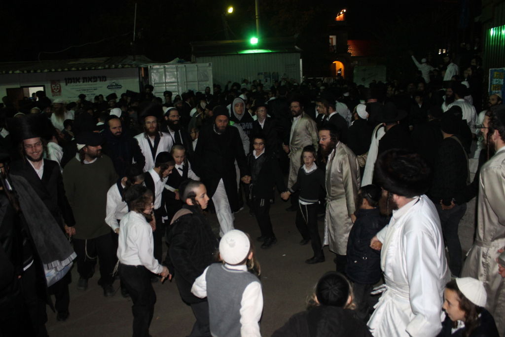 רבבות שהו בראש השנה באומן • צפו