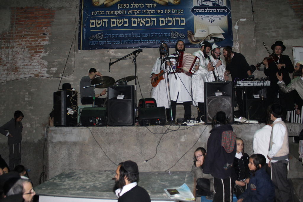 רבבות שהו בראש השנה באומן • צפו