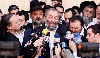 אריה דרעי מודיע על פטירת מרן זצ"ל